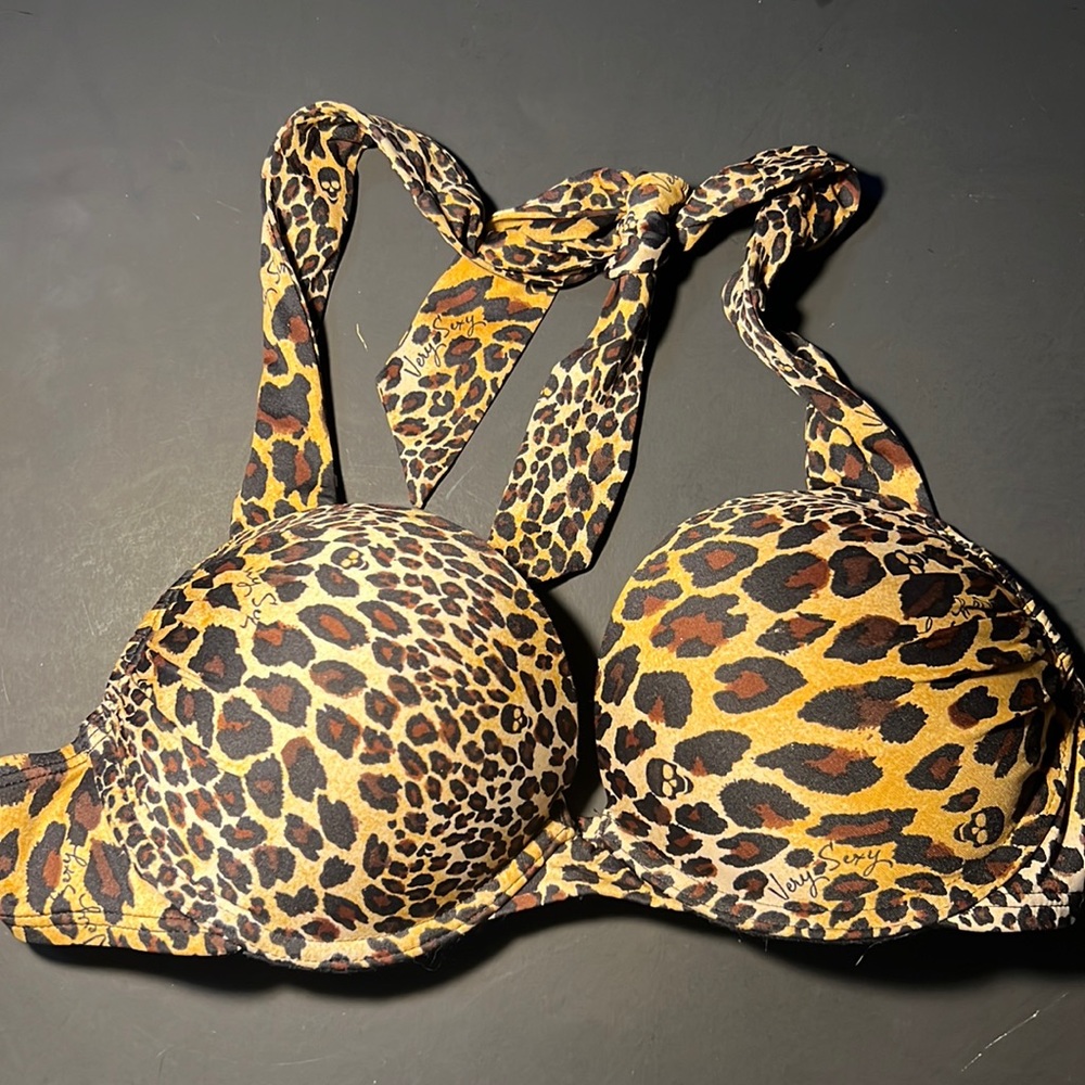 Victoria’s Secret Padded Push-up Underwire Bikini Top Leopard and Skull Print